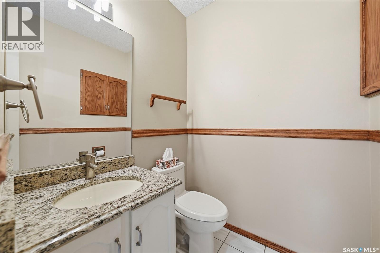 3 425 Pinehouse Drive, Saskatoon, SK - Indoor Photo Showing Bathroom
