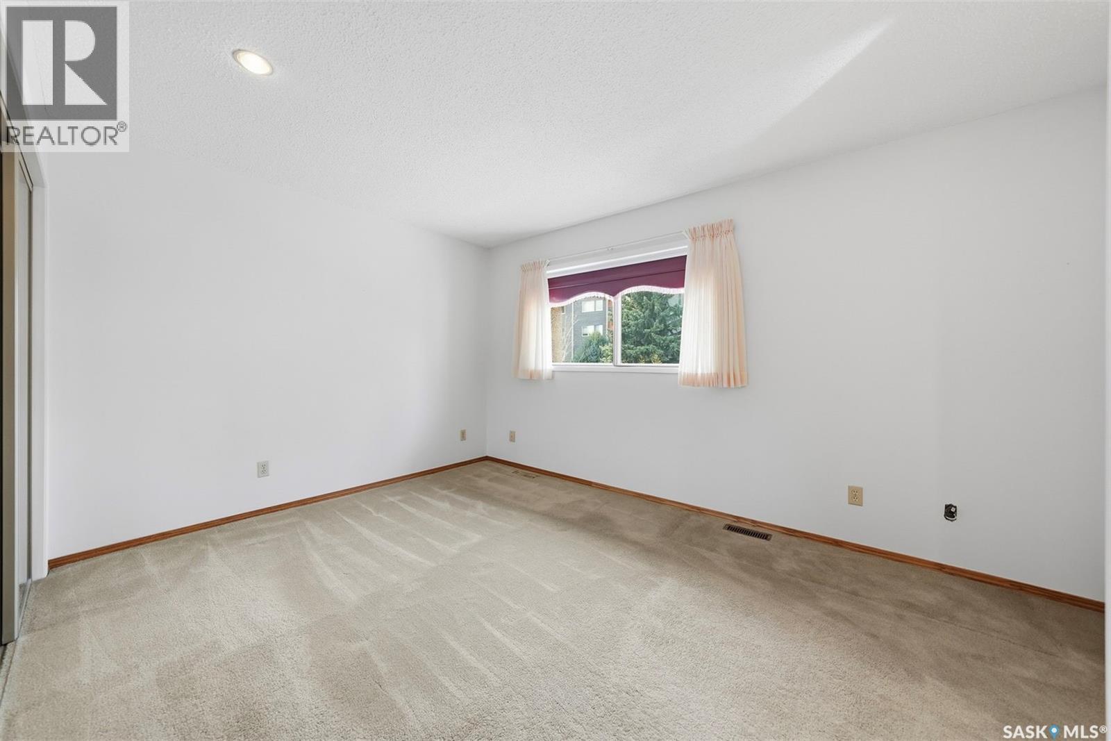 3 425 Pinehouse Drive, Saskatoon, SK - Indoor Photo Showing Other Room
