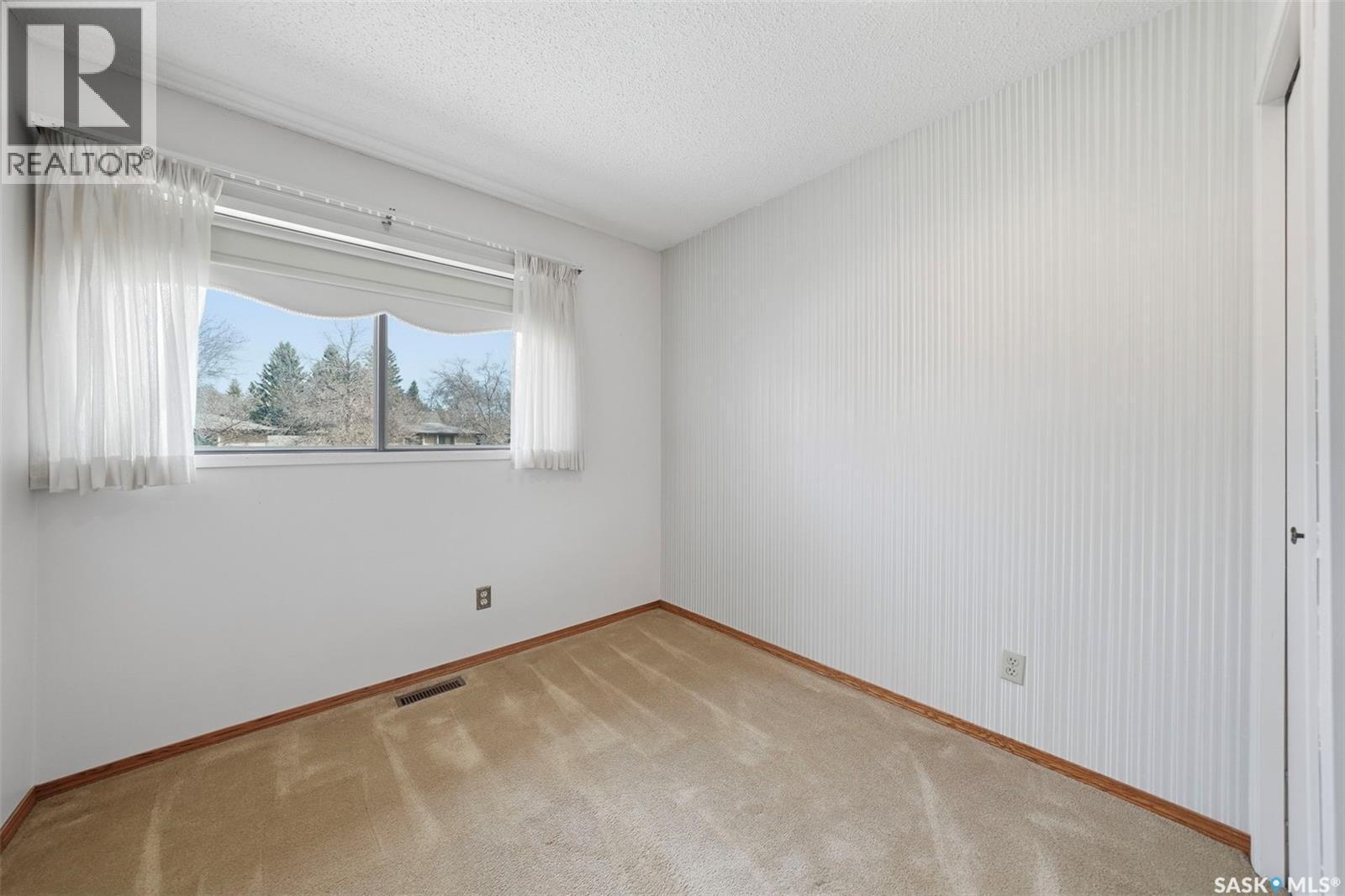 3 425 Pinehouse Drive, Saskatoon, SK - Indoor Photo Showing Other Room