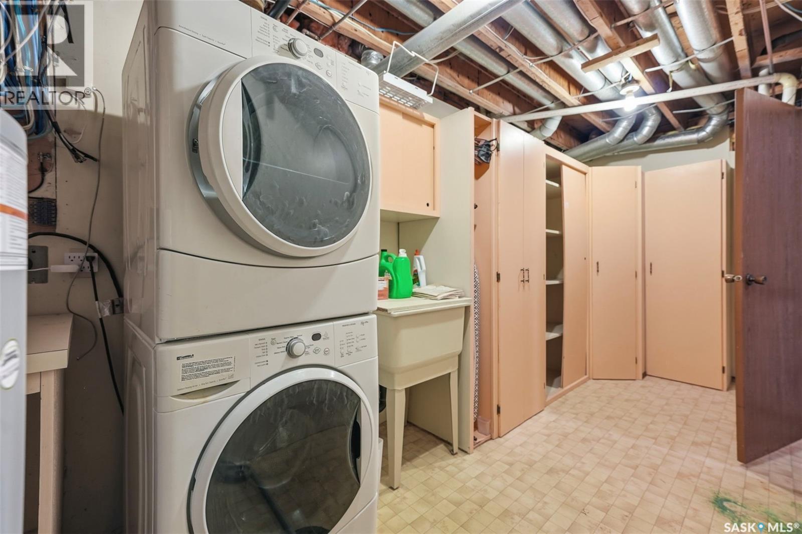 3 425 Pinehouse Drive, Saskatoon, SK - Indoor Photo Showing Laundry Room