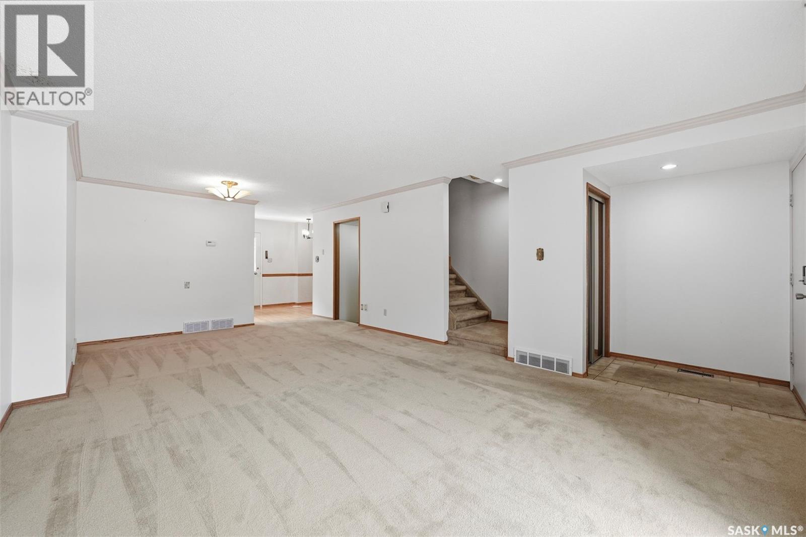 3 425 Pinehouse Drive, Saskatoon, SK - Indoor Photo Showing Other Room