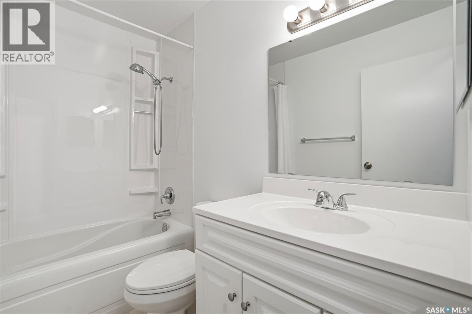 218 Anderson Crescent, Saskatoon, SK - Indoor Photo Showing Bathroom