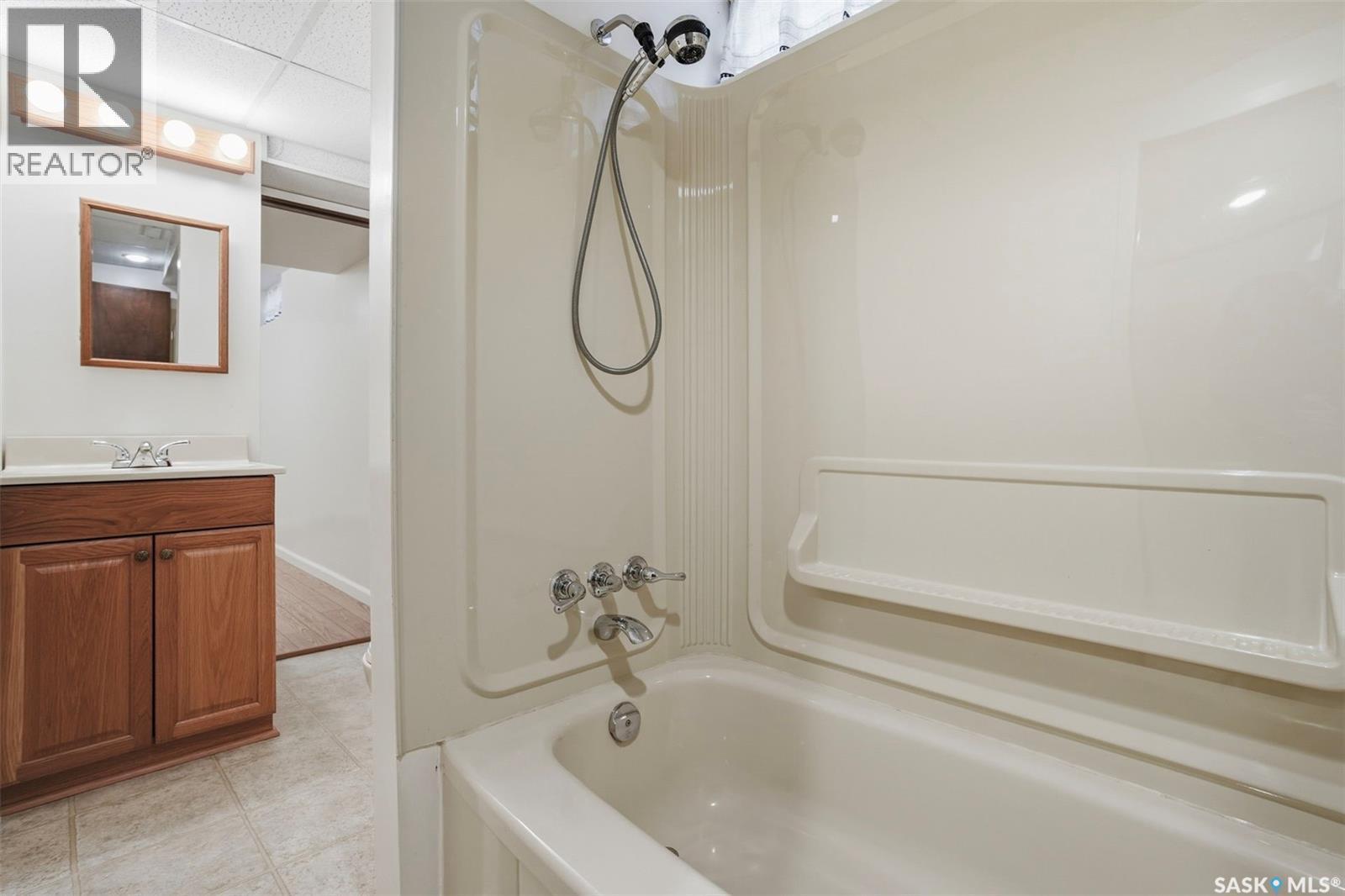 218 Anderson Crescent, Saskatoon, SK - Indoor Photo Showing Bathroom