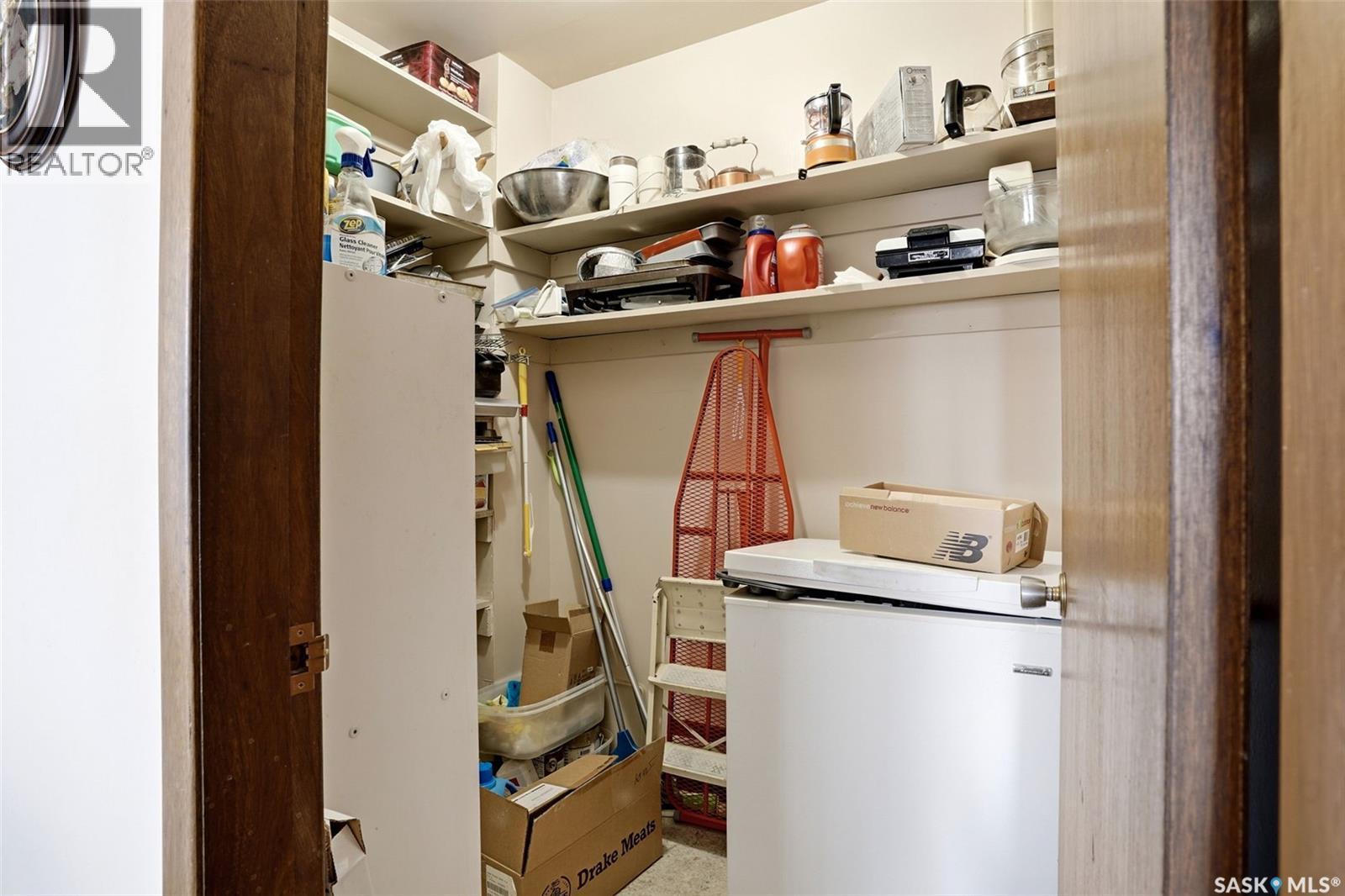 9 26 Shaw Street, Regina, SK - Indoor
