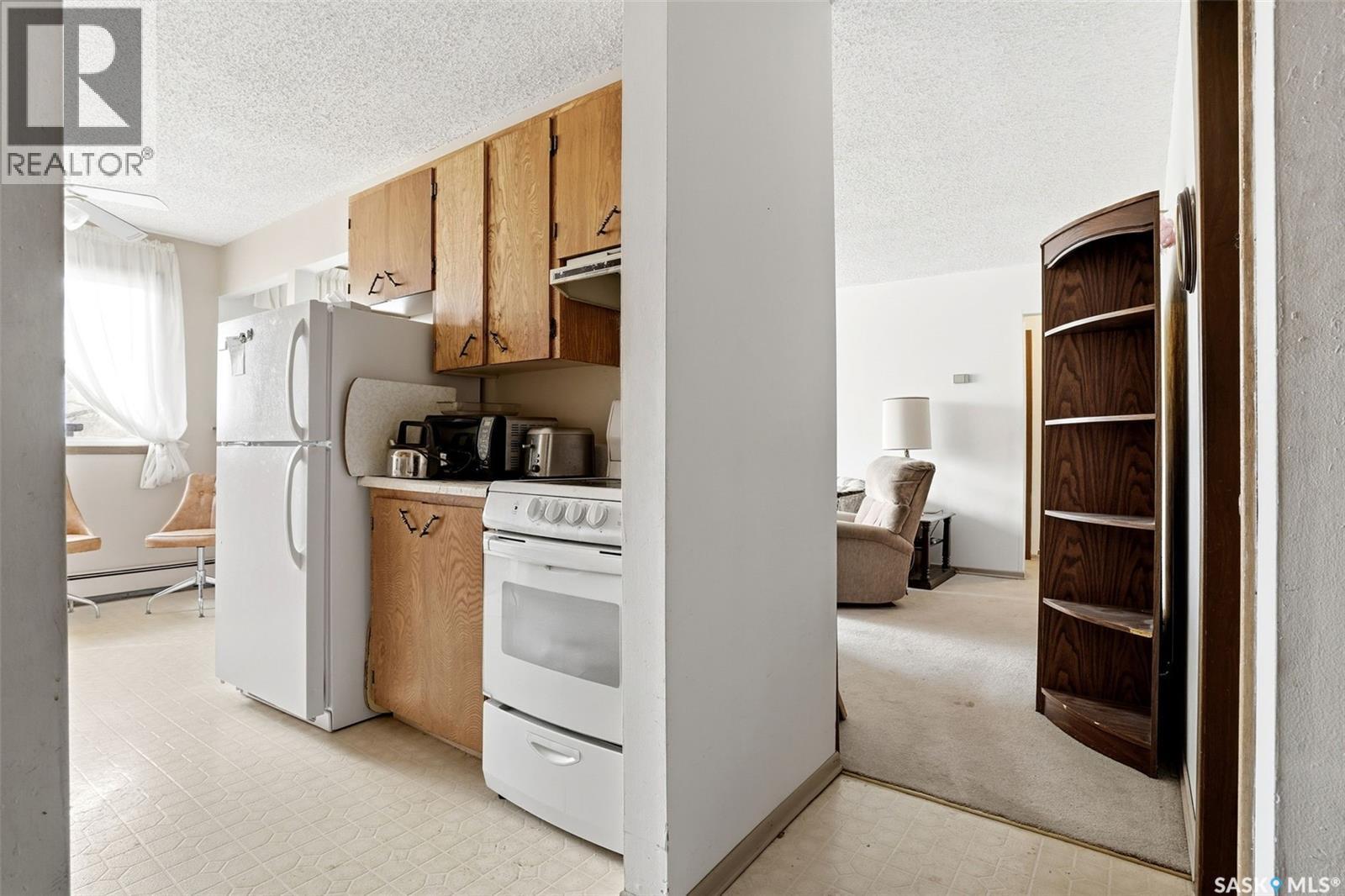 9 26 Shaw Street, Regina, SK - Indoor Photo Showing Kitchen