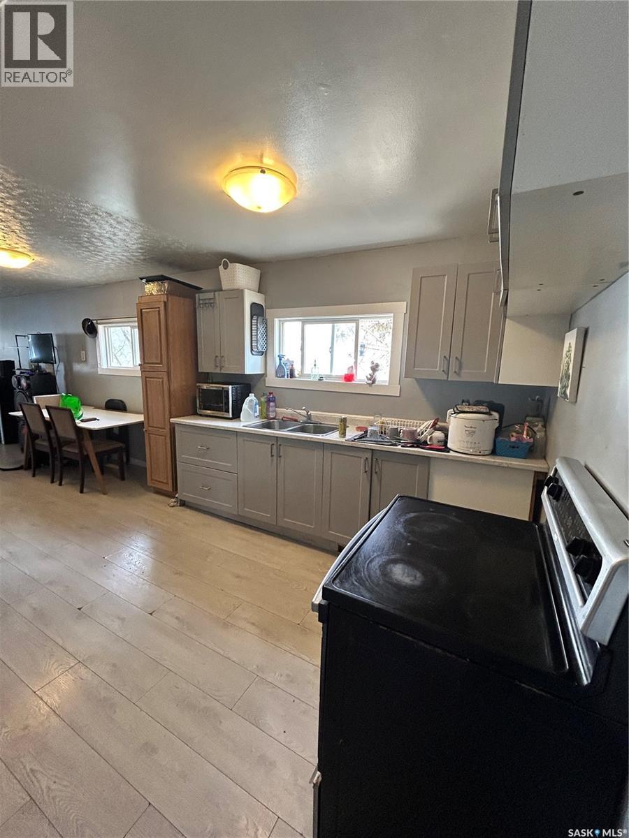 922 Garnet Street, Regina, SK - Indoor