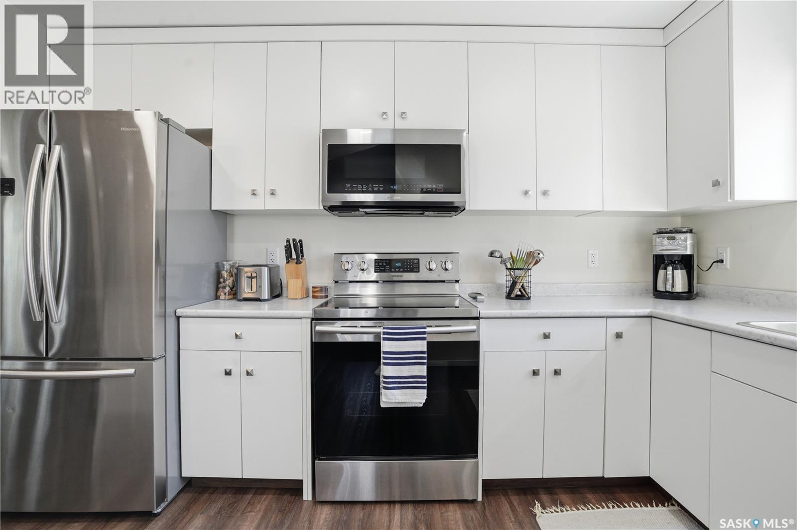 28 Oliver Crescent, Saskatoon, SK - Indoor Photo Showing Kitchen