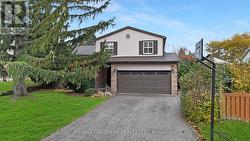 22 AVONDALE CRESCENT Aurora, ON L4G 3P6