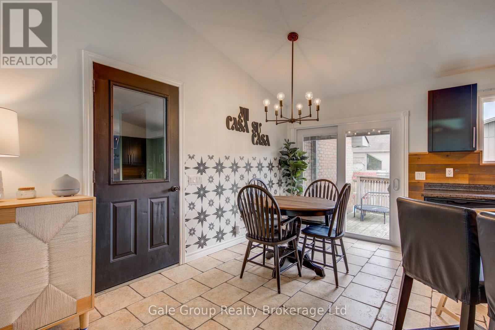 222 Caverly Road S, Aylmer, ON - Indoor