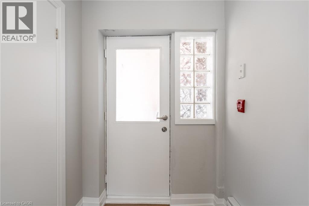 83 Gibson Avenue Unit# 1, Hamilton, ON - Indoor Photo Showing Other Room