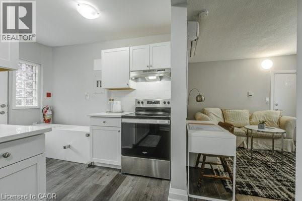 83 Gibson Avenue Unit# 1, Hamilton, ON - Indoor Photo Showing Kitchen
