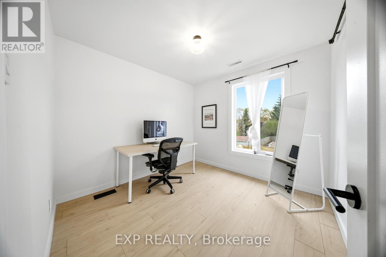 200 Madison Avenue S, Kitchener, ON - Indoor Photo Showing Office