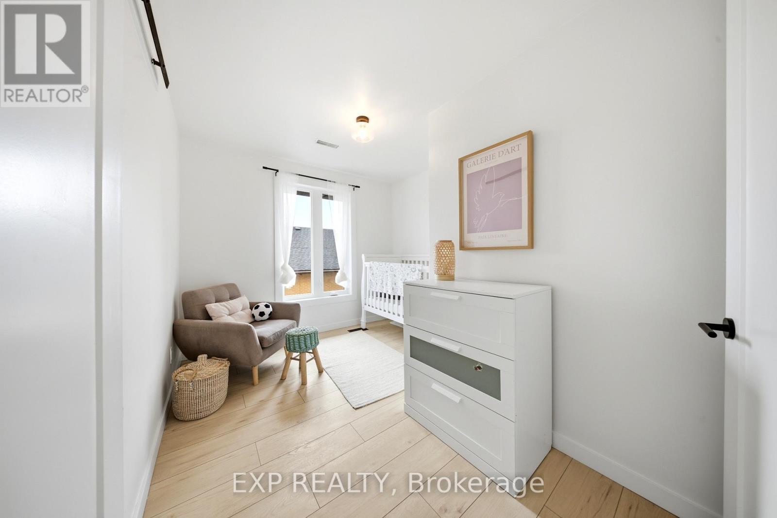 200 Madison Avenue S, Kitchener, ON - Indoor