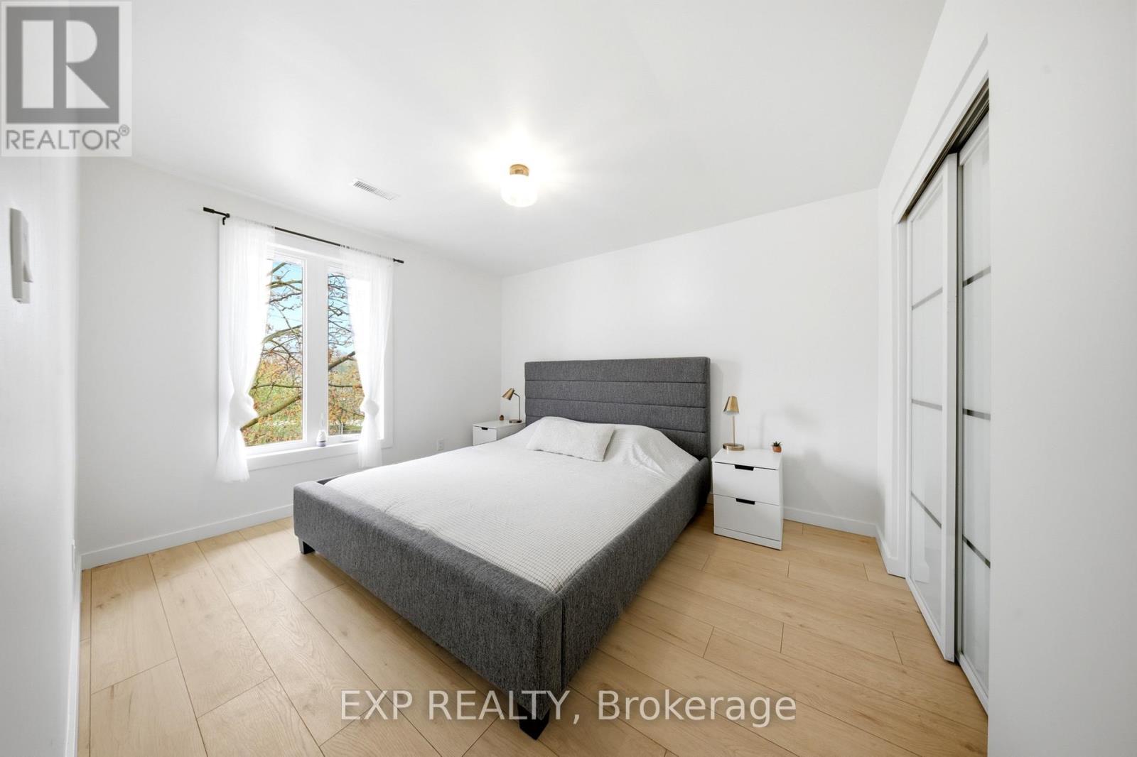 200 Madison Avenue S, Kitchener, ON - Indoor Photo Showing Bedroom
