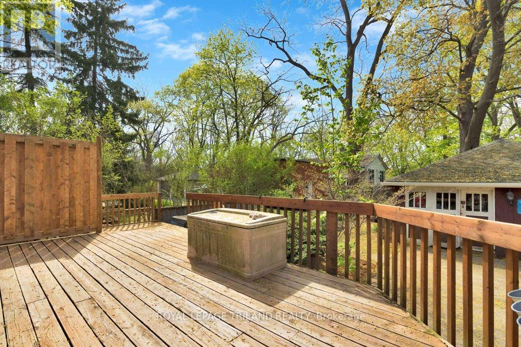 46 Rosebery Place, St. Thomas, ON - Outdoor With Deck Patio Veranda