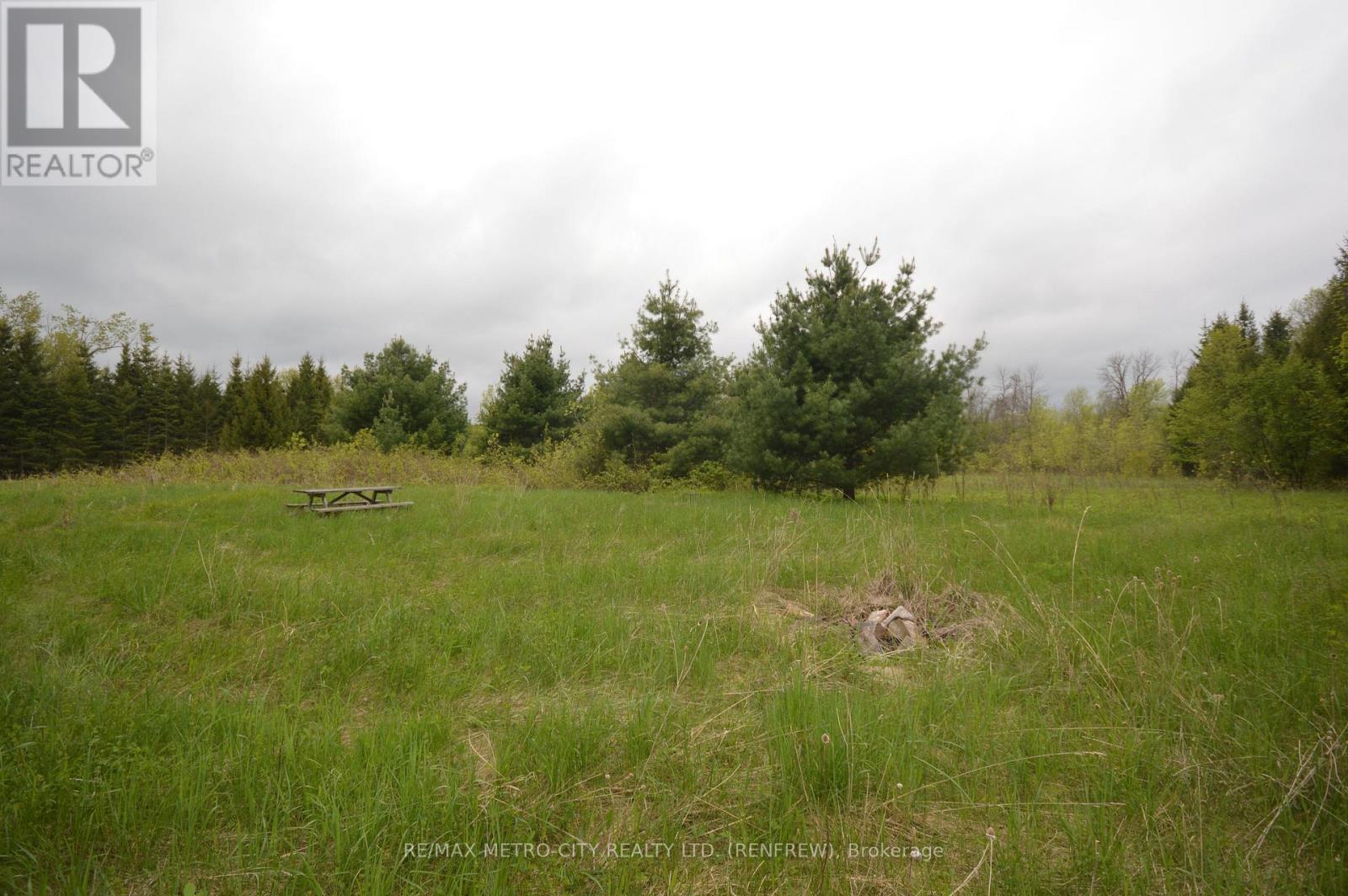00 River Road, Horton, ON