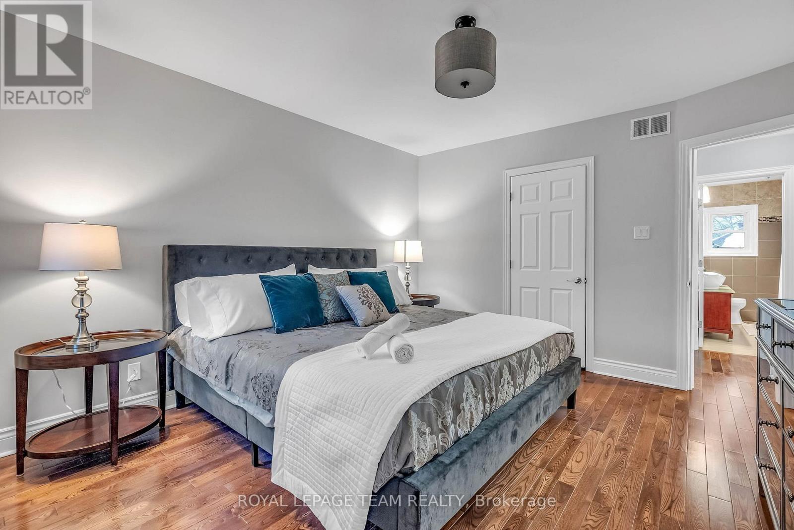 1 Old Sunset Boulevard, Ottawa, ON - Indoor Photo Showing Bedroom