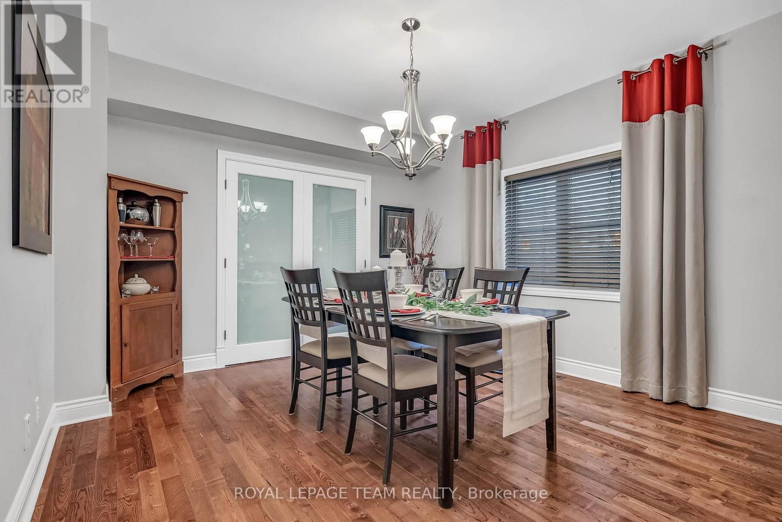 1 Old Sunset Boulevard, Ottawa, ON - Indoor Photo Showing Dining Room