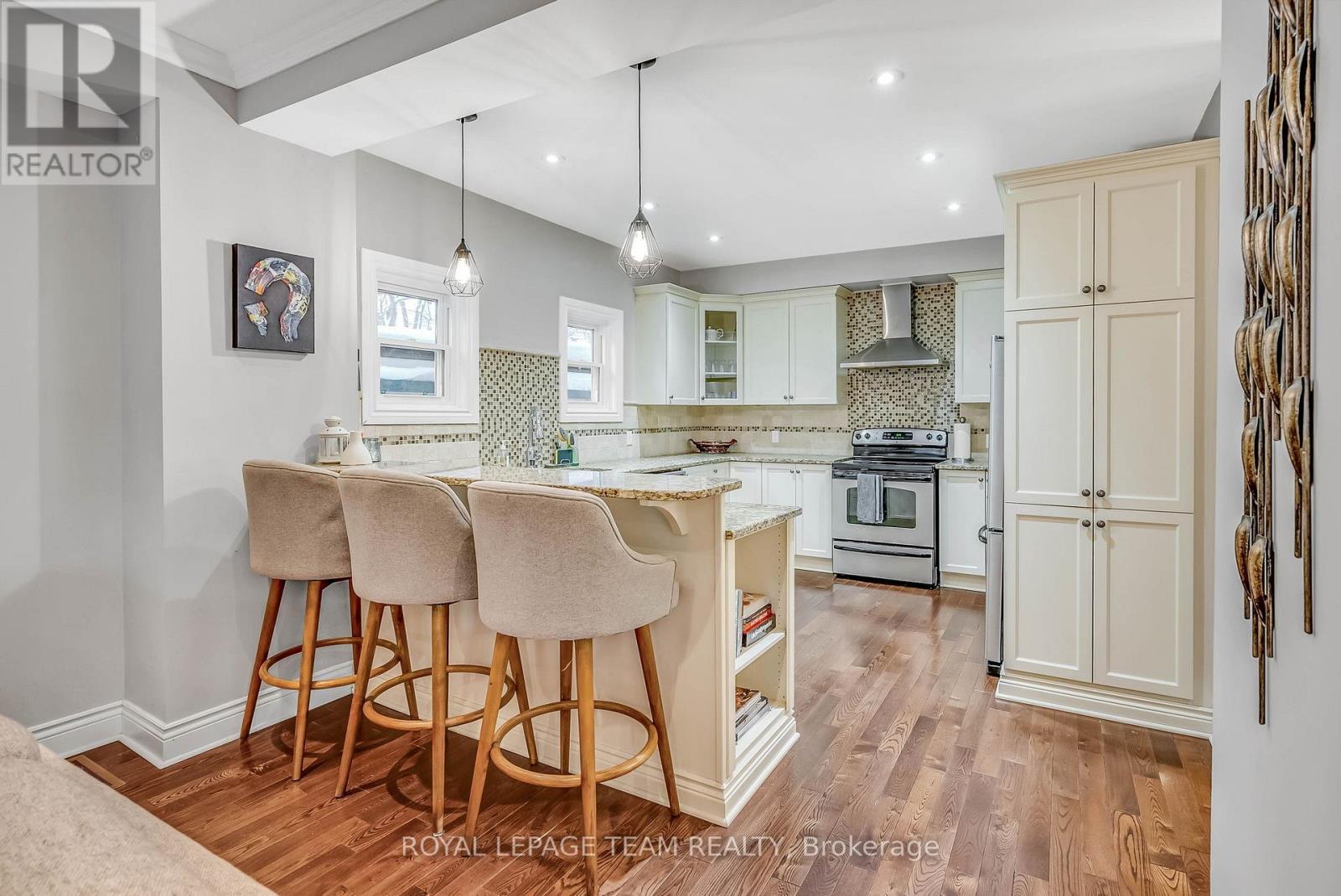 1 Old Sunset Boulevard, Ottawa, ON - Indoor
