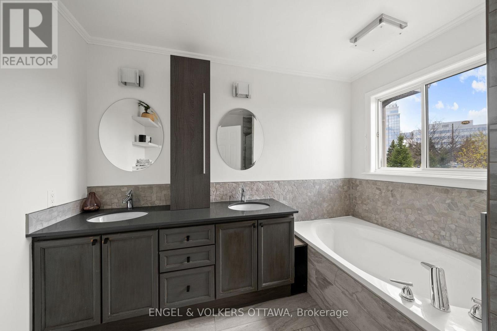 5 Kimberwick Crescent, Ottawa, ON - Indoor Photo Showing Bathroom