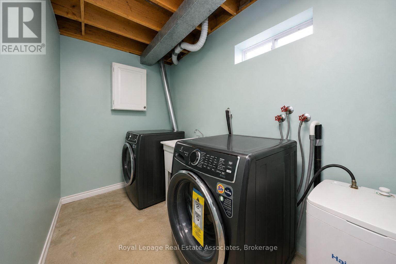 6763 Dolmage Court, Mississauga, ON - Indoor Photo Showing Laundry Room