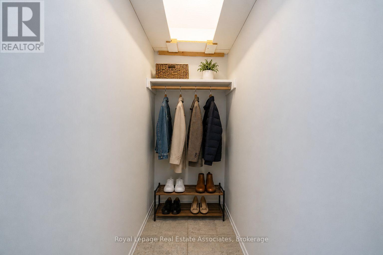 6763 Dolmage Court, Mississauga, ON - Indoor