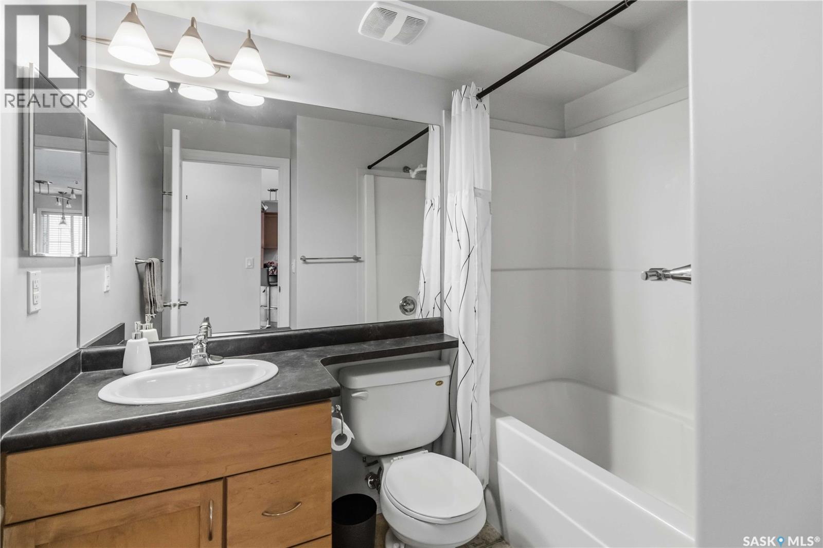 A210 103 Wellman Crescent, Saskatoon, SK - Indoor Photo Showing Bathroom