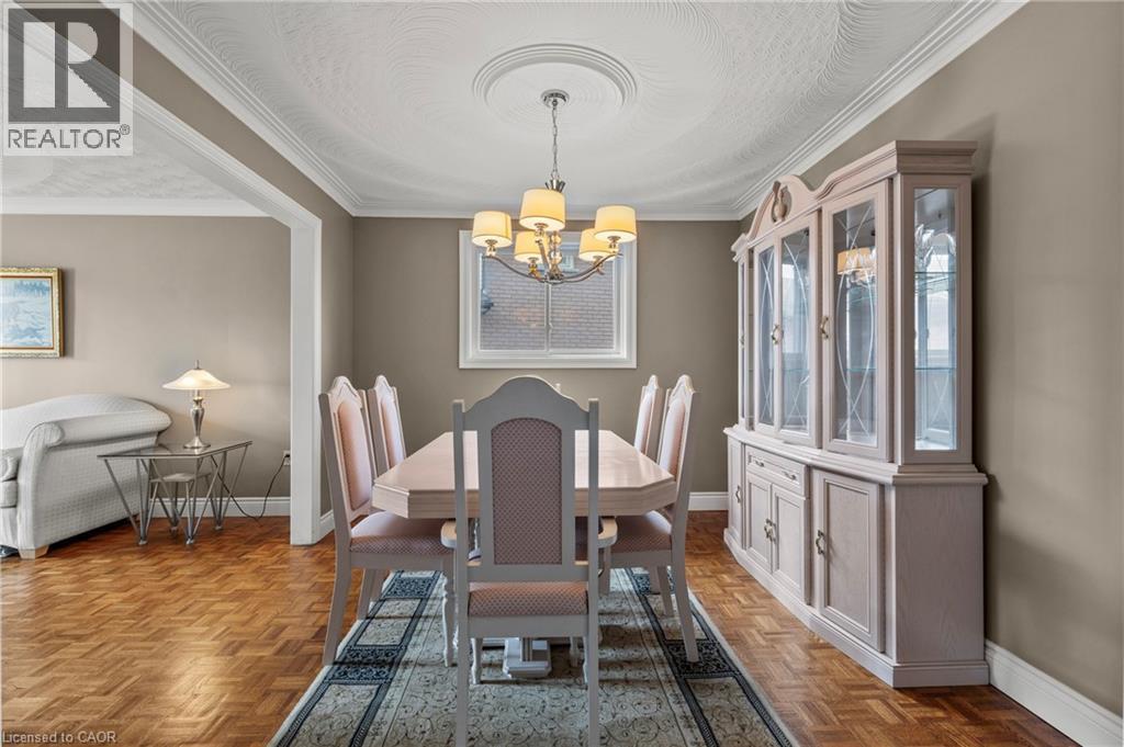 14 Indian Crescent, Hamilton, ON - Indoor Photo Showing Dining Room