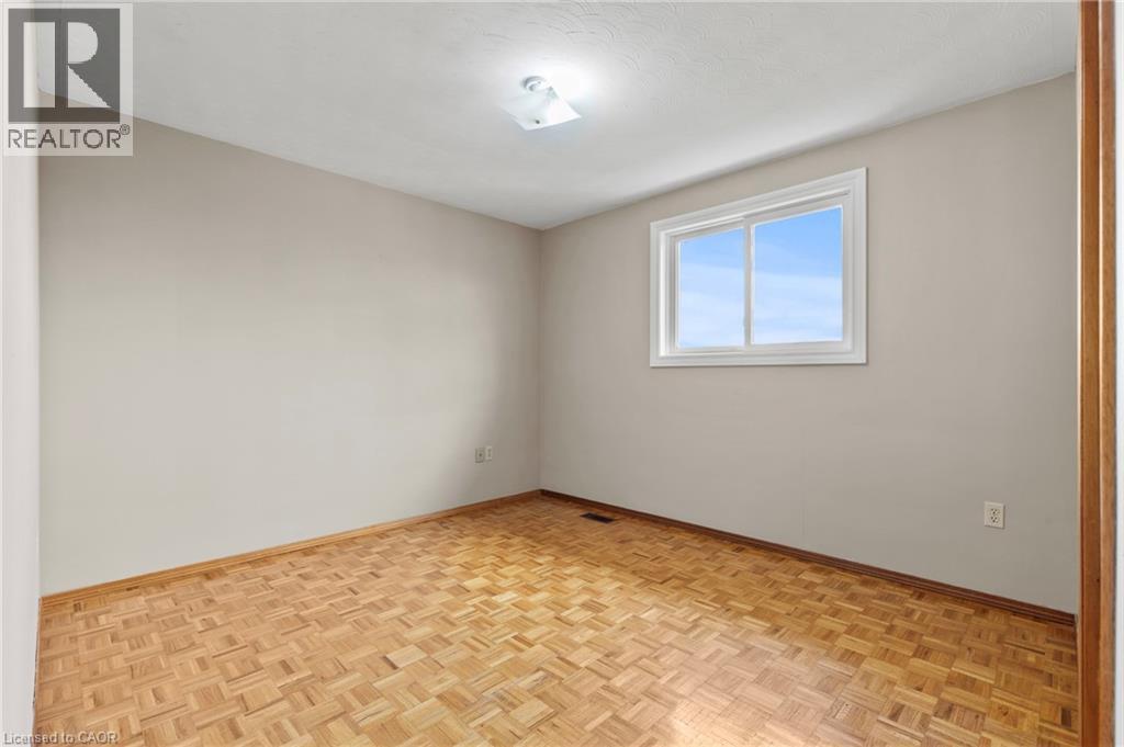 14 Indian Crescent, Hamilton, ON - Indoor Photo Showing Other Room