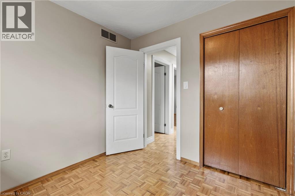 14 Indian Crescent, Hamilton, ON - Indoor Photo Showing Other Room