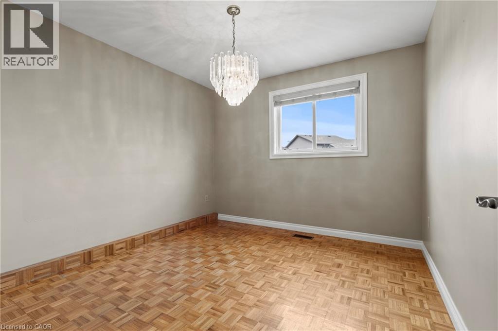 14 Indian Crescent, Hamilton, ON - Indoor Photo Showing Other Room