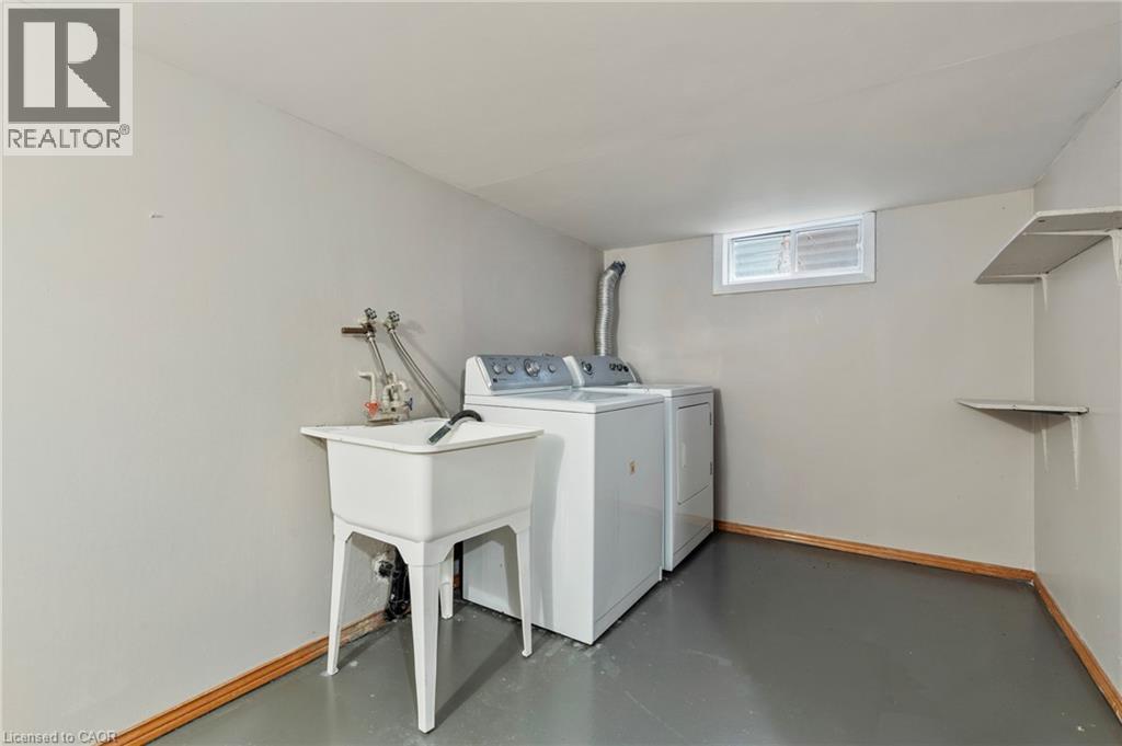 14 Indian Crescent, Hamilton, ON - Indoor Photo Showing Laundry Room