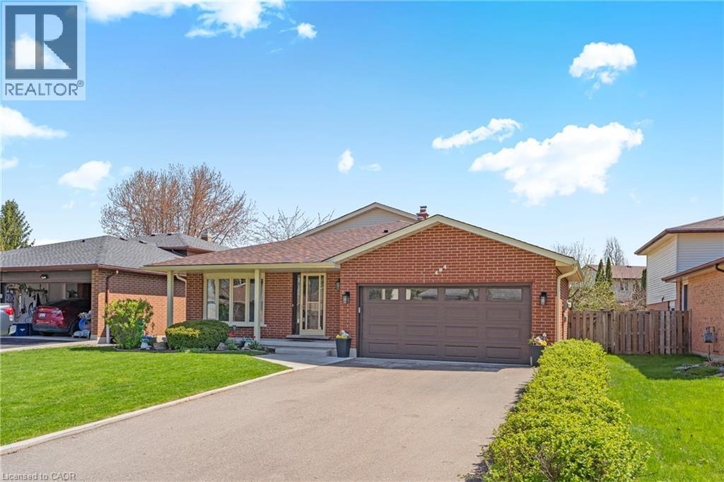 484 Hunterswood Court, Waterloo, ON - Outdoor