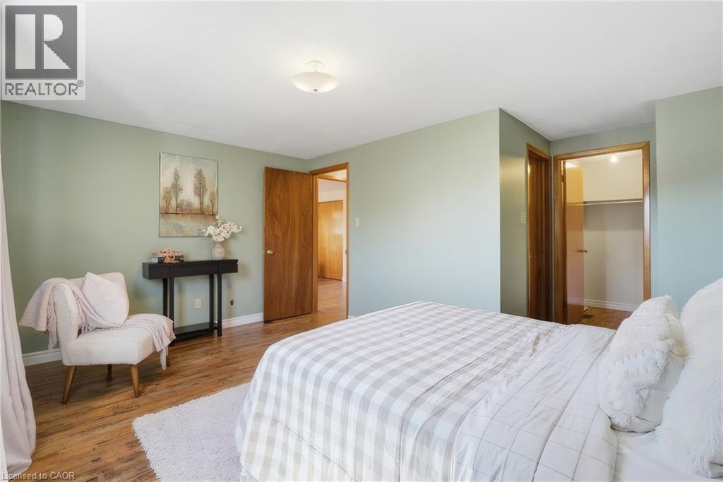 484 Hunterswood Court, Waterloo, ON - Indoor Photo Showing Bedroom