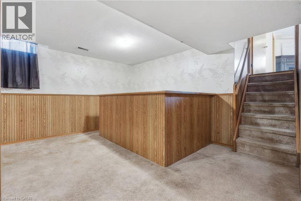 484 Hunterswood Court, Waterloo, ON - Indoor Photo Showing Other Room