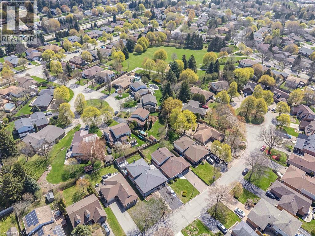 484 Hunterswood Court, Waterloo, ON - With View
