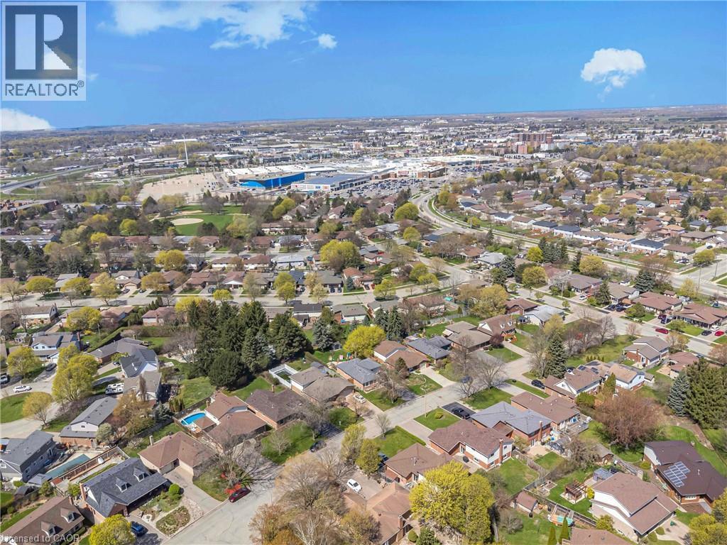 484 Hunterswood Court, Waterloo, ON - Outdoor With View