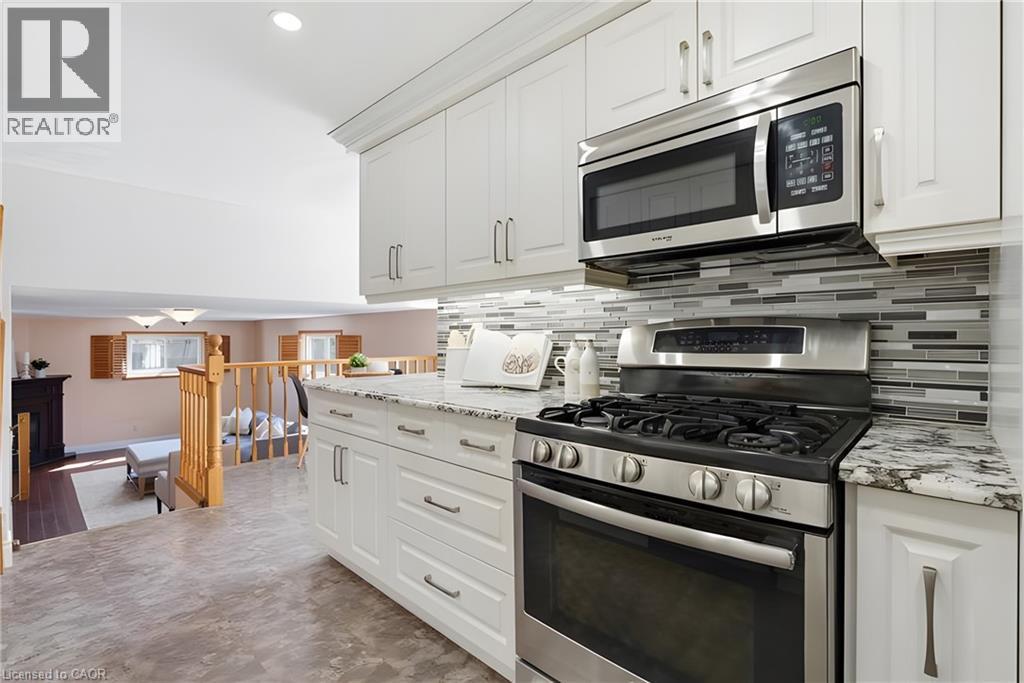 484 Hunterswood Court, Waterloo, ON - Indoor Photo Showing Kitchen