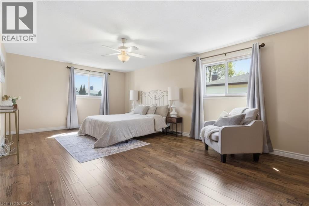 484 Hunterswood Court, Waterloo, ON - Indoor Photo Showing Bedroom