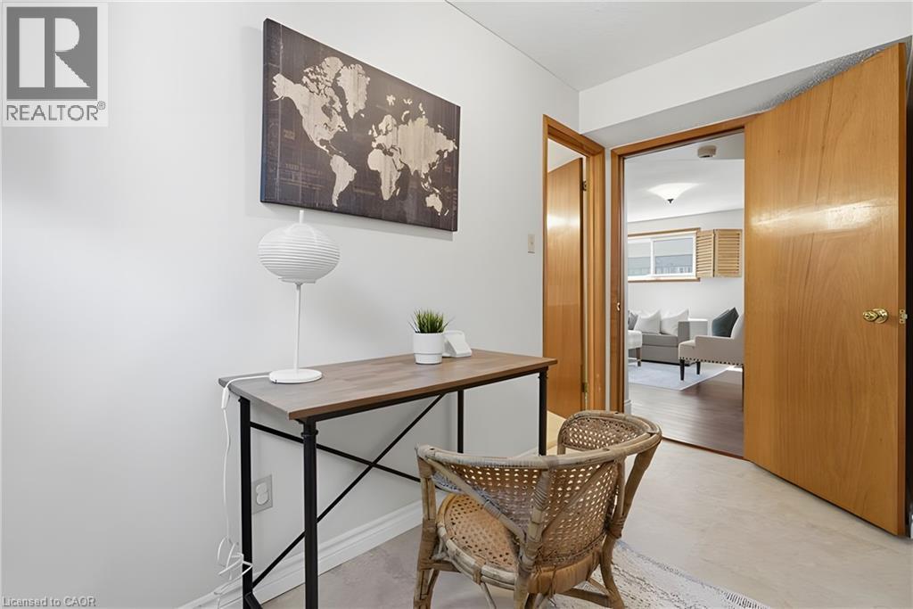 484 Hunterswood Court, Waterloo, ON - Indoor