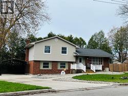 860 WOODWARD CRESCENT Sarnia, ON N7V 2E6