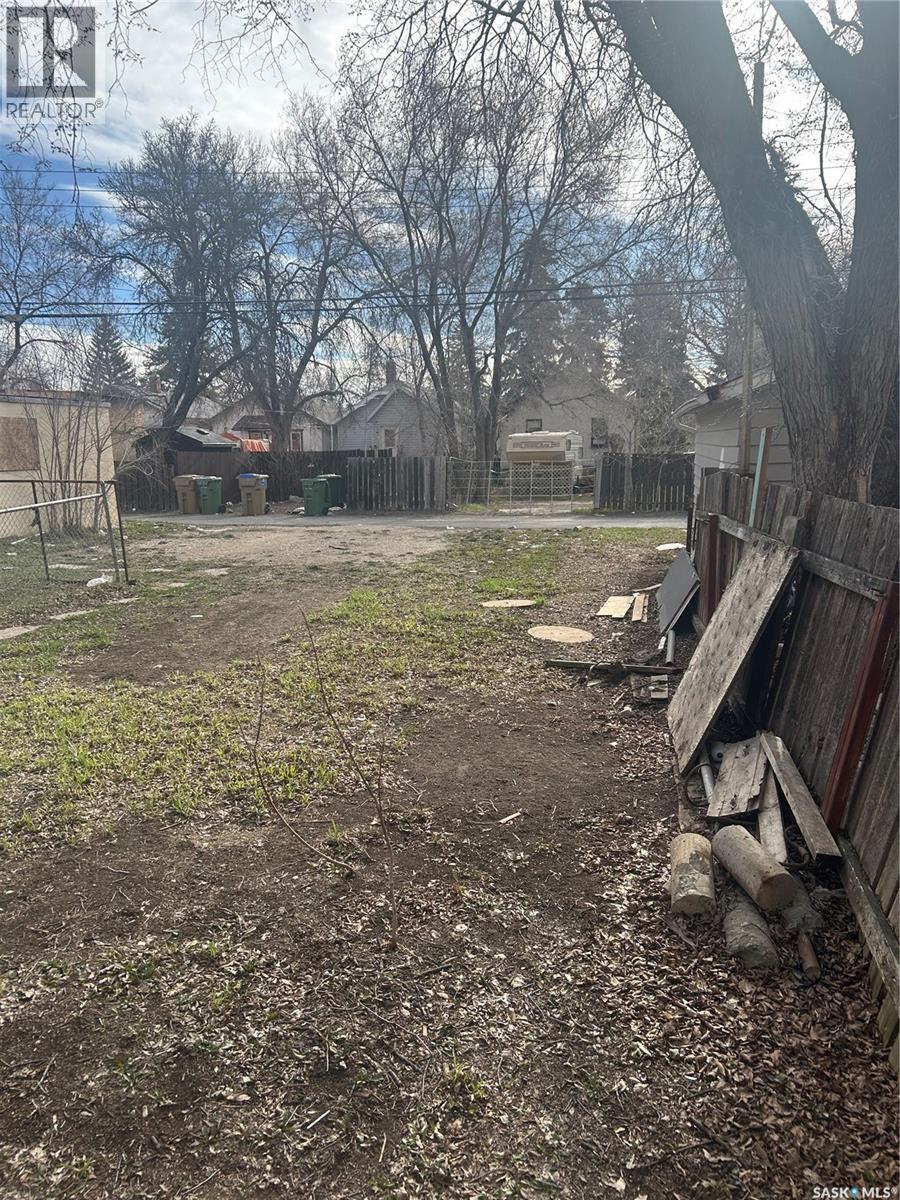 1133 Elphinstone Street, Regina, SK - Outdoor