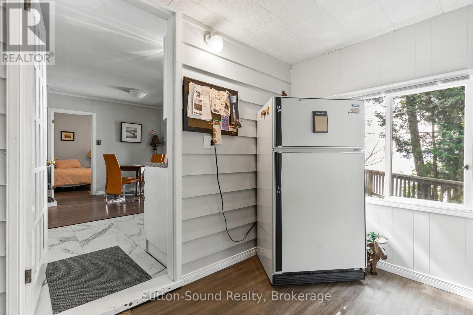 606 Mallory Beach Road, South Bruce Peninsula, ON - Indoor Photo Showing Other Room