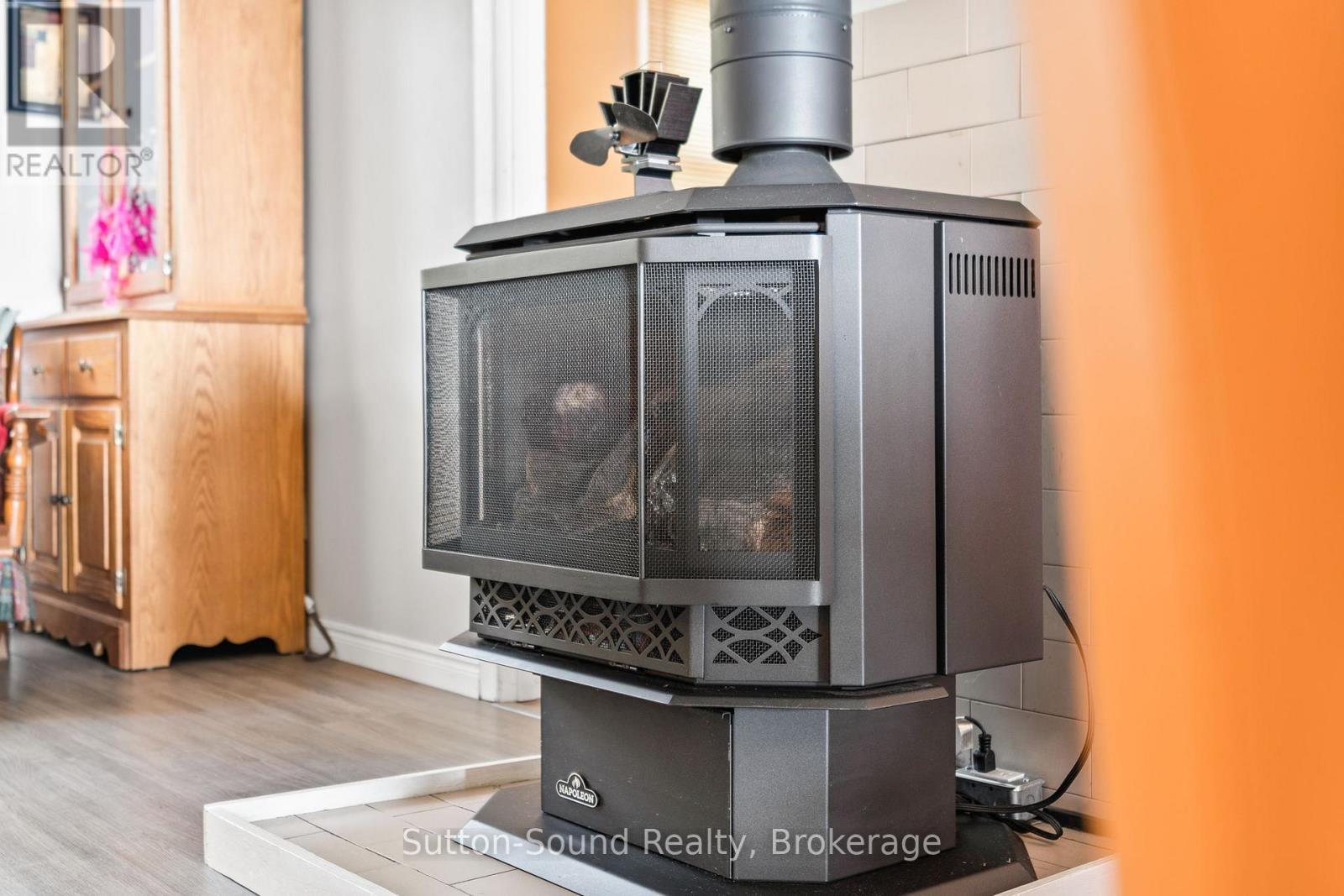 606 Mallory Beach Road, South Bruce Peninsula, ON - Indoor