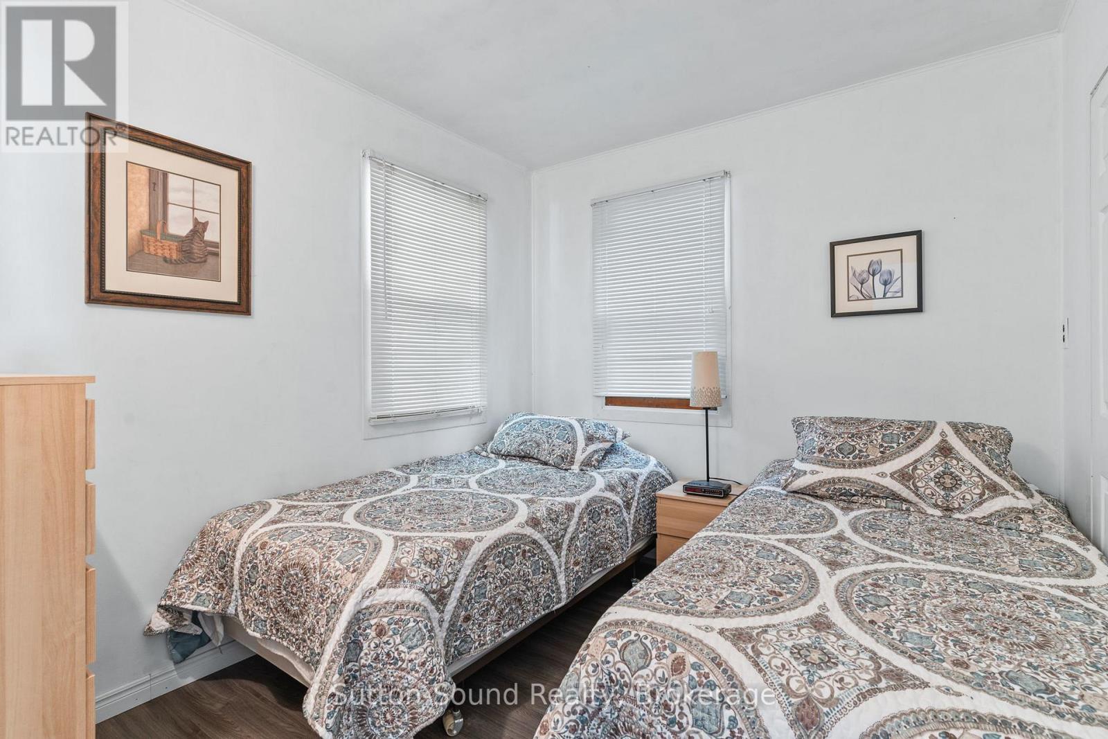 606 Mallory Beach Road, South Bruce Peninsula, ON - Indoor Photo Showing Bedroom