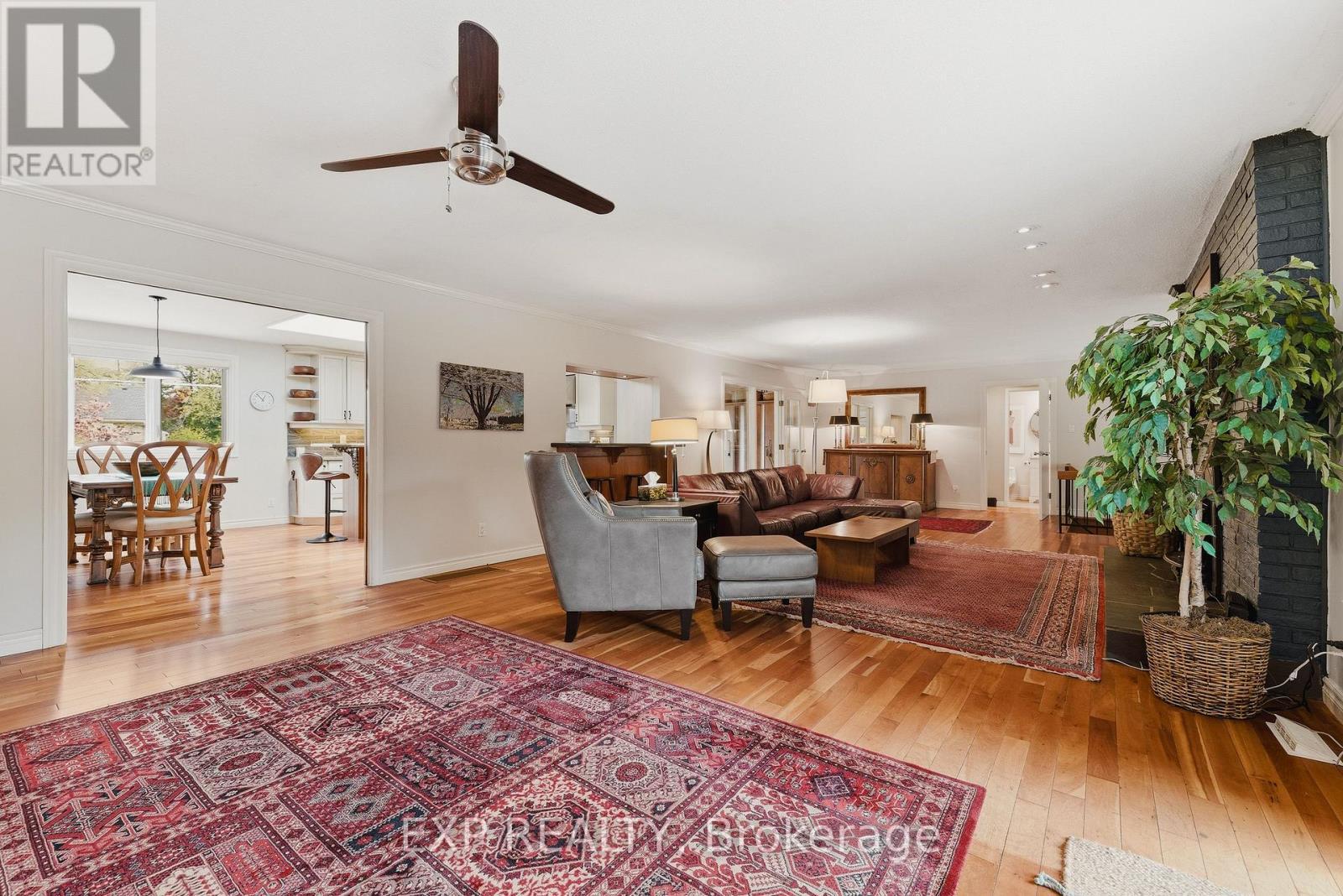 459 Lee Avenue, Waterloo, ON - Indoor Photo Showing Living Room