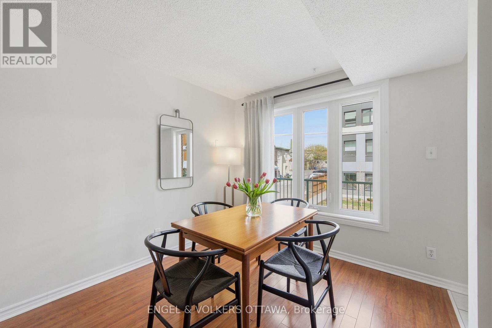 150 Forward Avenue, Ottawa, ON - Indoor Photo Showing Dining Room
