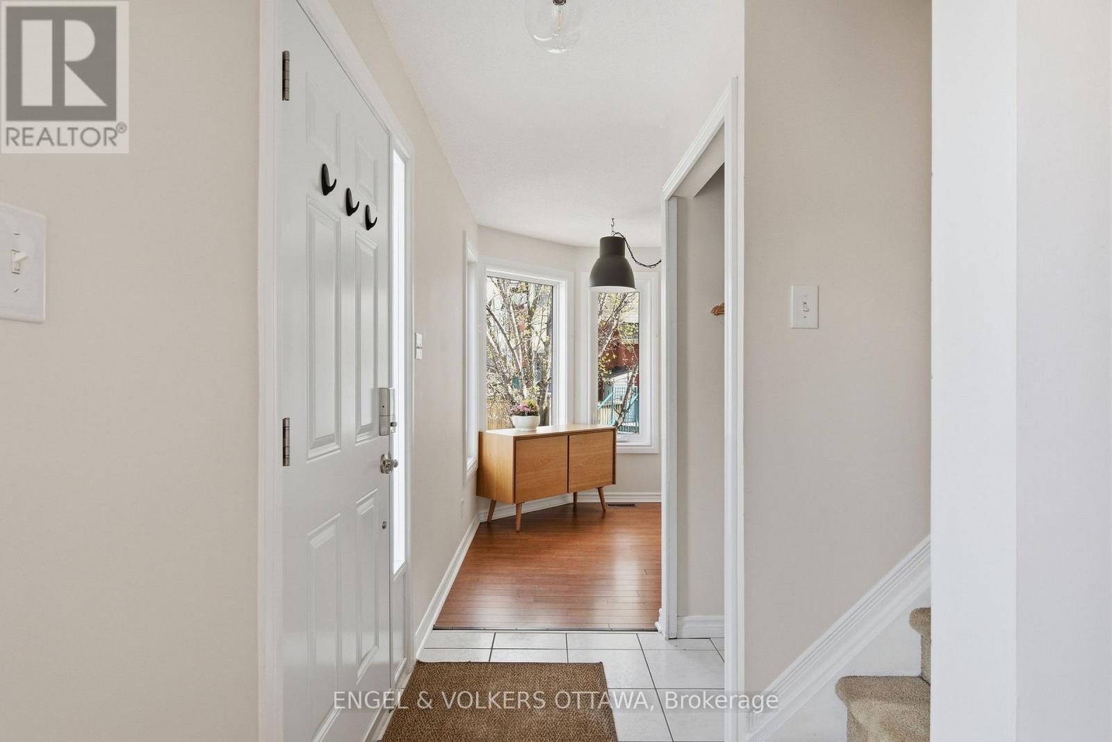 150 Forward Avenue, Ottawa, ON - Indoor Photo Showing Other Room