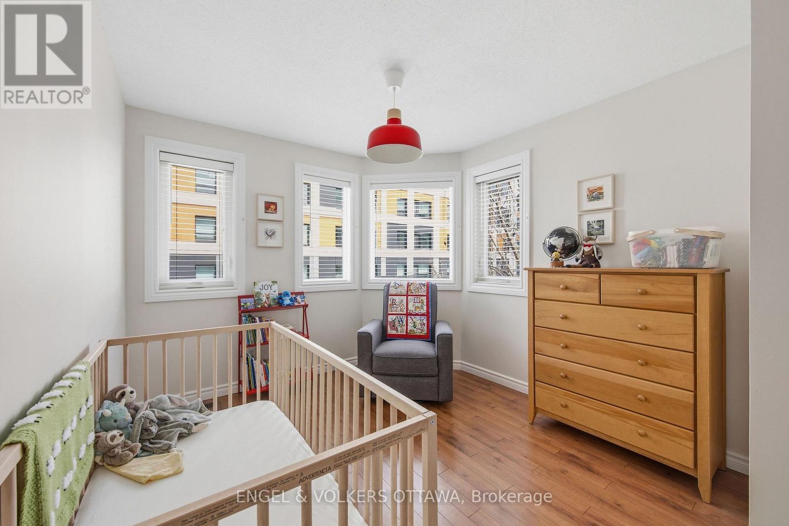 150 Forward Avenue, Ottawa, ON - Indoor