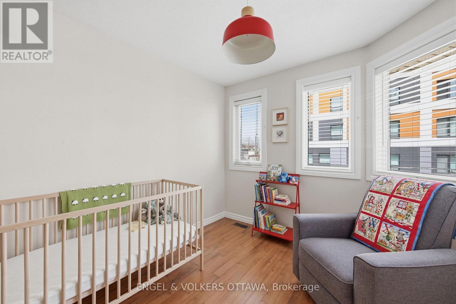 150 Forward Avenue, Ottawa, ON - Indoor Photo Showing Bedroom